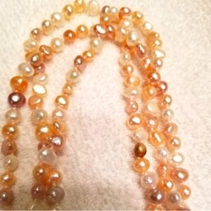 Pink faux pearl necklace